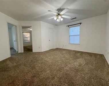 1201 Cumberland Court - Photo Thumbnail 16