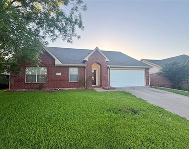 1201 Cumberland Court - Photo Thumbnail 2
