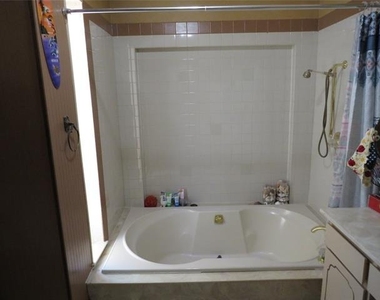 3308 Spring Valley Drive - Photo Thumbnail 25