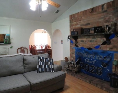 3308 Spring Valley Drive - Photo Thumbnail 8
