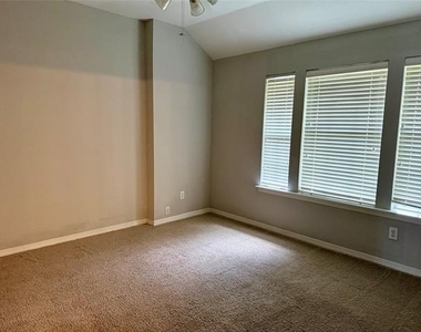4309 Wingren Drive - Photo Thumbnail 29