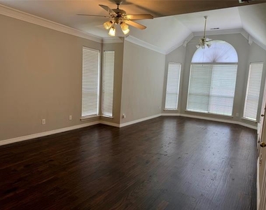 4309 Wingren Drive - Photo Thumbnail 11