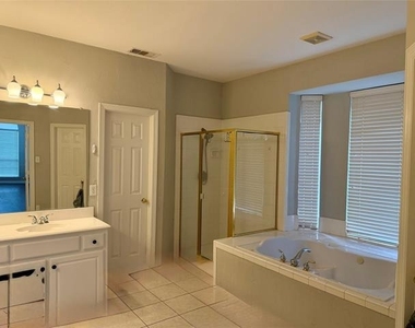 4309 Wingren Drive - Photo Thumbnail 13