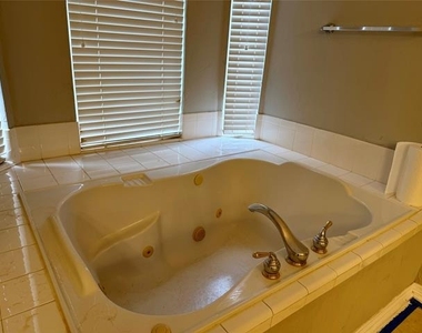 4309 Wingren Drive - Photo Thumbnail 15