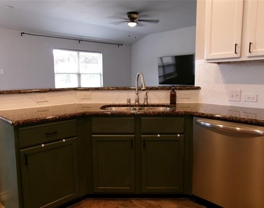 5727 Mountain Hollow Drive - Photo Thumbnail 8
