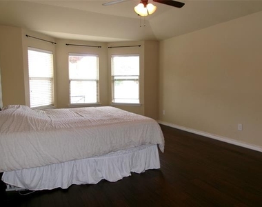 5727 Mountain Hollow Drive - Photo Thumbnail 14