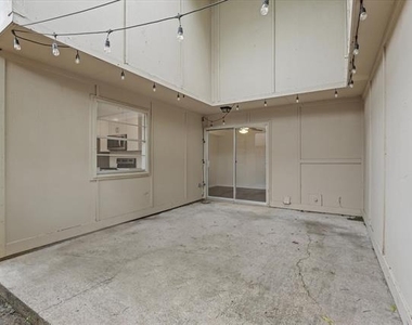 4007 Ridgebrook Drive - Photo Thumbnail 9