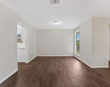 4007 Ridgebrook Drive - Photo Thumbnail 5