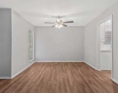 4005 Ridgebrook Drive - Photo Thumbnail 5