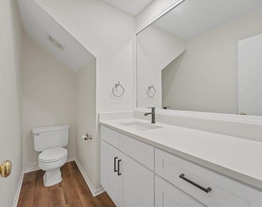 4005 Ridgebrook Drive - Photo Thumbnail 8