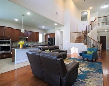 14286 Winecup Drive - Photo Thumbnail 5