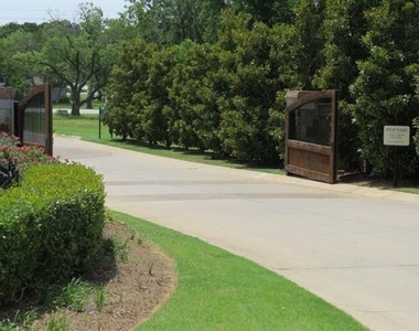 1625 Fountain Pass Drive - Photo Thumbnail 23