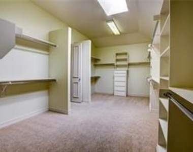 3668 Asbury Street - Photo Thumbnail 16