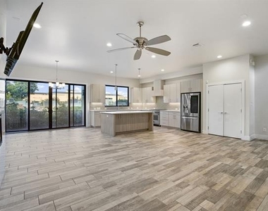 410 Melba Street - Photo Thumbnail 7