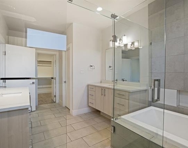 410 Melba Street - Photo Thumbnail 15