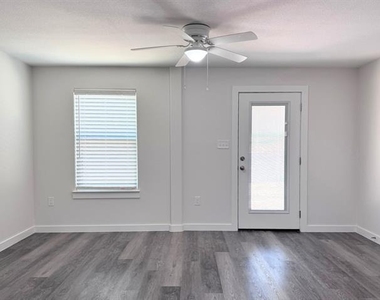 3607 Sioux Trail - Photo Thumbnail 7