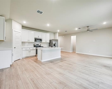 946 Olive Drive - Photo Thumbnail 7