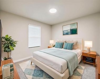 946 Olive Drive - Photo Thumbnail 13