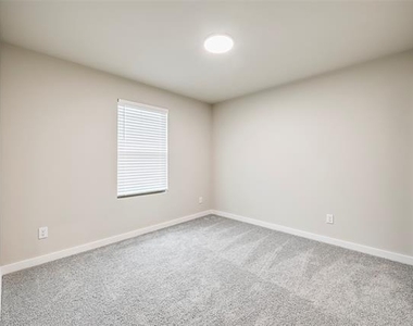 946 Olive Drive - Photo Thumbnail 14