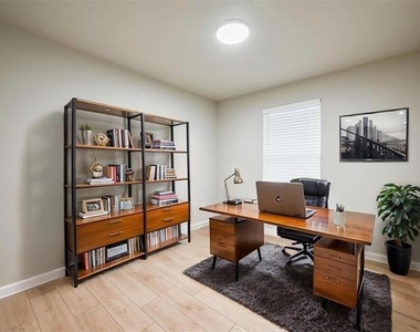 946 Olive Drive - Photo Thumbnail 2