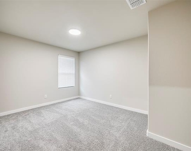 946 Olive Drive - Photo Thumbnail 12