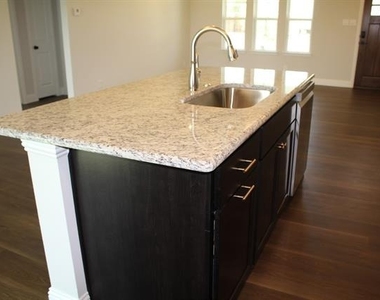 202 Walnut Street - Photo Thumbnail 3