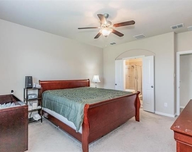 11621 Parade Drive - Photo Thumbnail 17