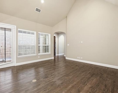 768 Huntingdon Street - Photo Thumbnail 12