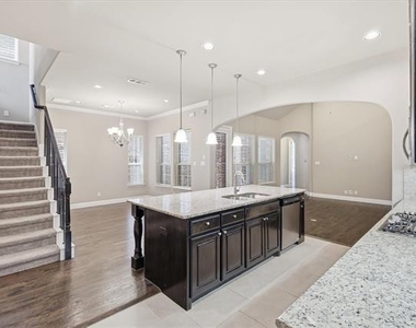 768 Huntingdon Street - Photo Thumbnail 15