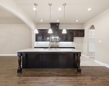 768 Huntingdon Street - Photo Thumbnail 14