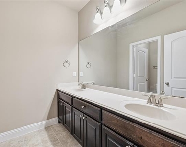 768 Huntingdon Street - Photo Thumbnail 26
