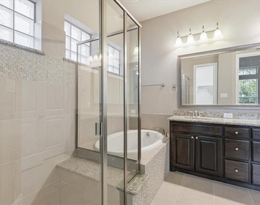 768 Huntingdon Street - Photo Thumbnail 8