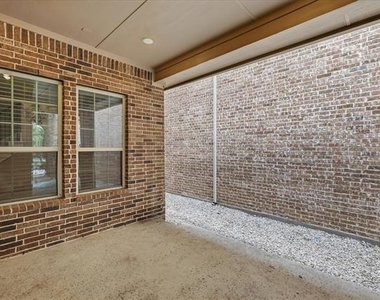768 Huntingdon Street - Photo Thumbnail 29