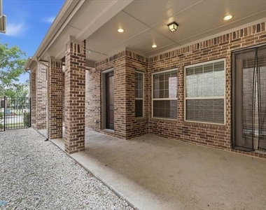 768 Huntingdon Street - Photo Thumbnail 35