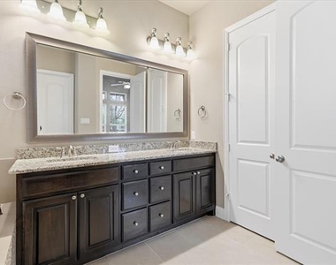 768 Huntingdon Street - Photo Thumbnail 11
