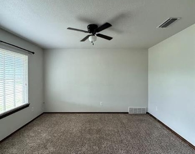 413 N Trail Street - Photo Thumbnail 4