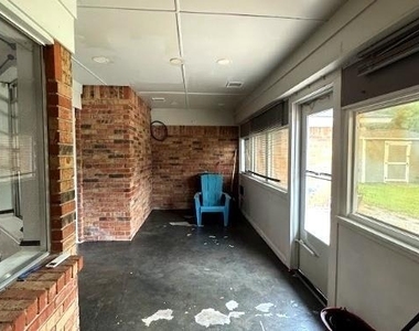 413 N Trail Street - Photo Thumbnail 20