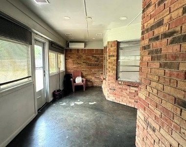 413 N Trail Street - Photo Thumbnail 19