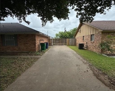 413 N Trail Street - Photo Thumbnail 3