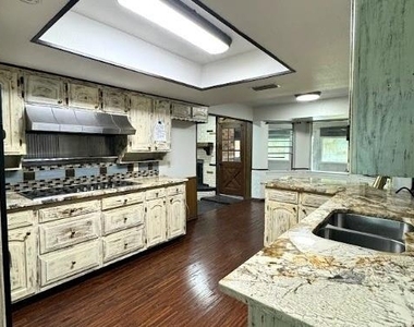 413 N Trail Street - Photo Thumbnail 1