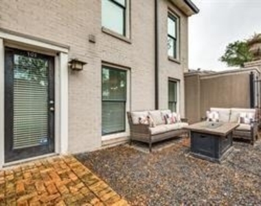 7736 Meadow Road - Photo Thumbnail 19