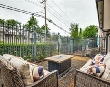 7736 Meadow Road - Photo Thumbnail 21
