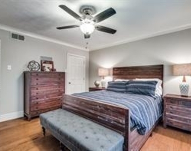 7736 Meadow Road - Photo Thumbnail 17