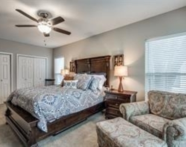 7736 Meadow Road - Photo Thumbnail 12