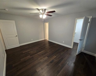 1630 Dell Oak Drive - Photo Thumbnail 14