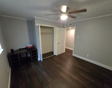 1630 Dell Oak Drive - Photo Thumbnail 9