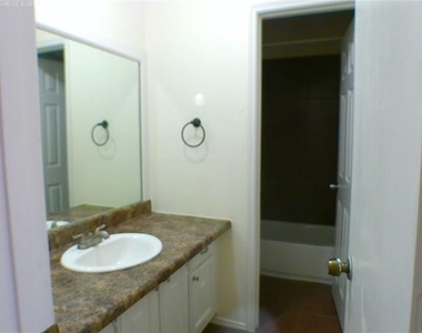 8109 Foxfire Lane - Photo Thumbnail 14