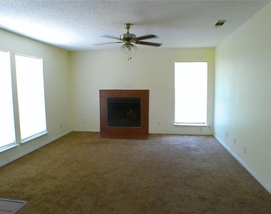 8109 Foxfire Lane - Photo Thumbnail 3