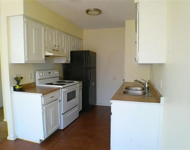 8109 Foxfire Lane - Photo Thumbnail 4