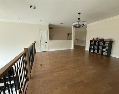 5315 Cree Drive - Photo Thumbnail 13